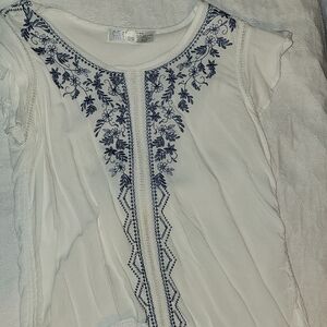 Time and Tru Cream Embroidered Cap Sleeve Blouse